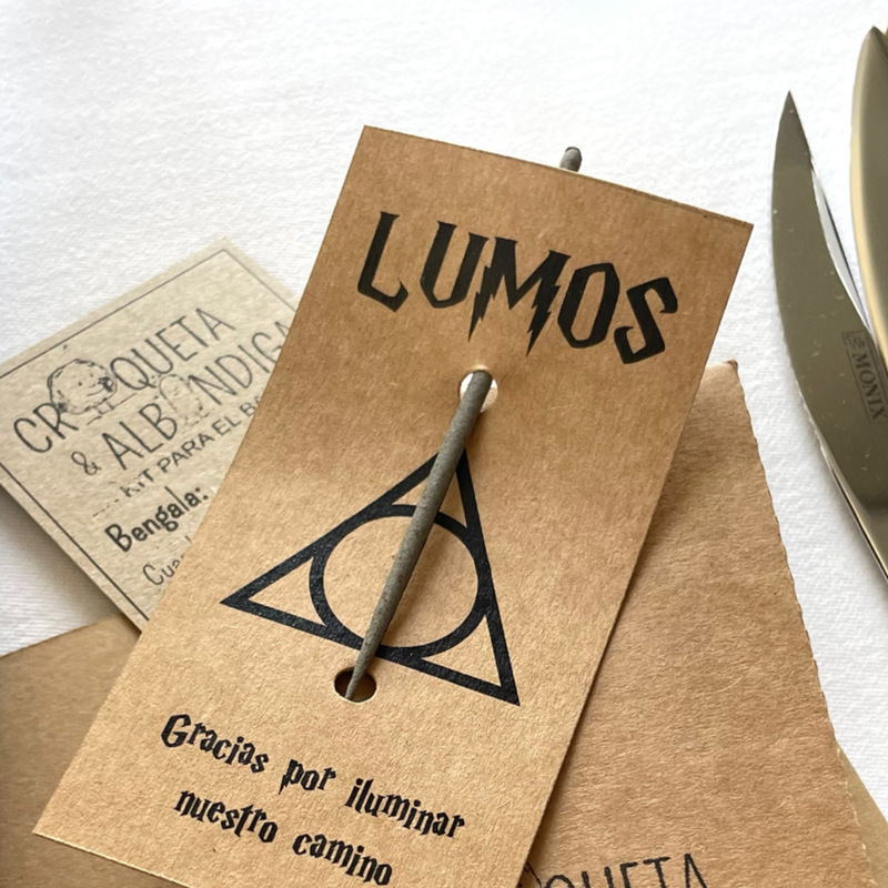 Boda Juegos y magia - Detalle para los invitados donde le informaban que hacer con cada artículo que se incluía en el packaging. 