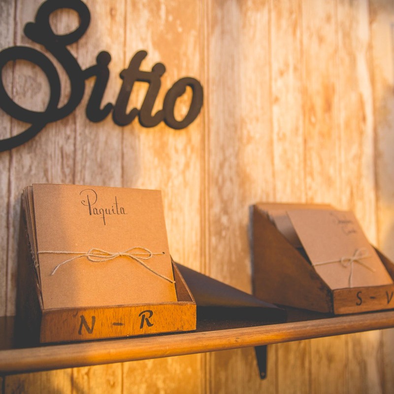 Boda festival rock - Seating plan original con dedicatoria personalizada. 