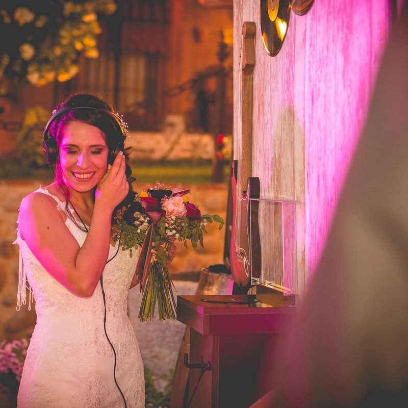 Boda festival rock - Seating plan original con dedicatoria personalizada. 