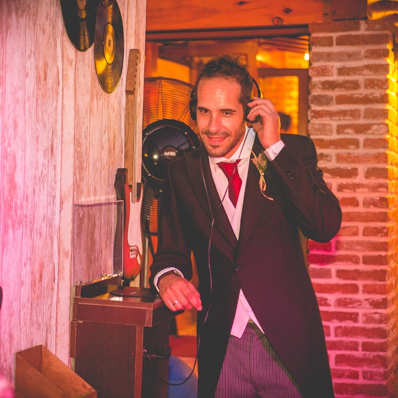 Boda festival rock - Seating plan original con dedicatoria personalizada. 