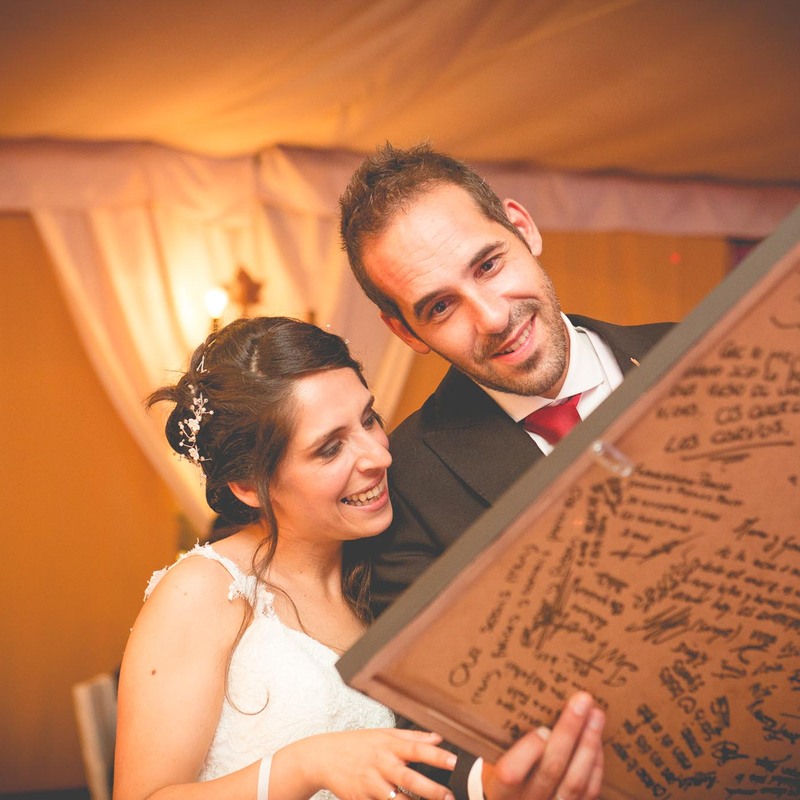 Boda festival rock - Libro de firmas original con las canciones de la ceremonia. 