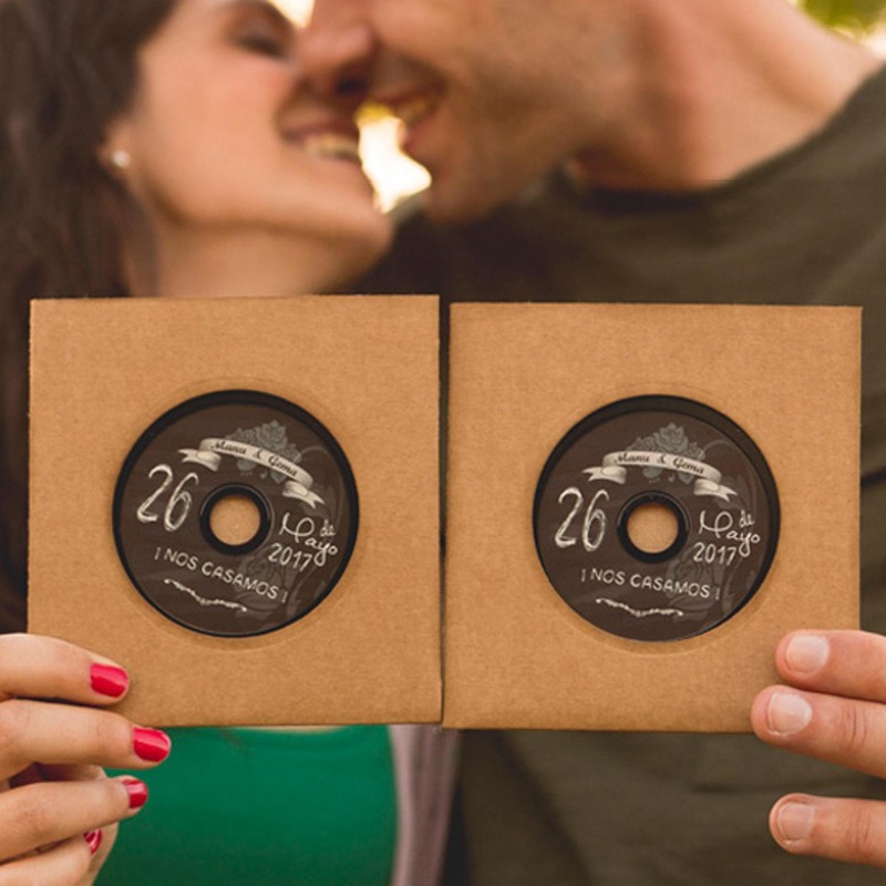 Boda festival rock - Invitación de boda formato disco de vinilo.