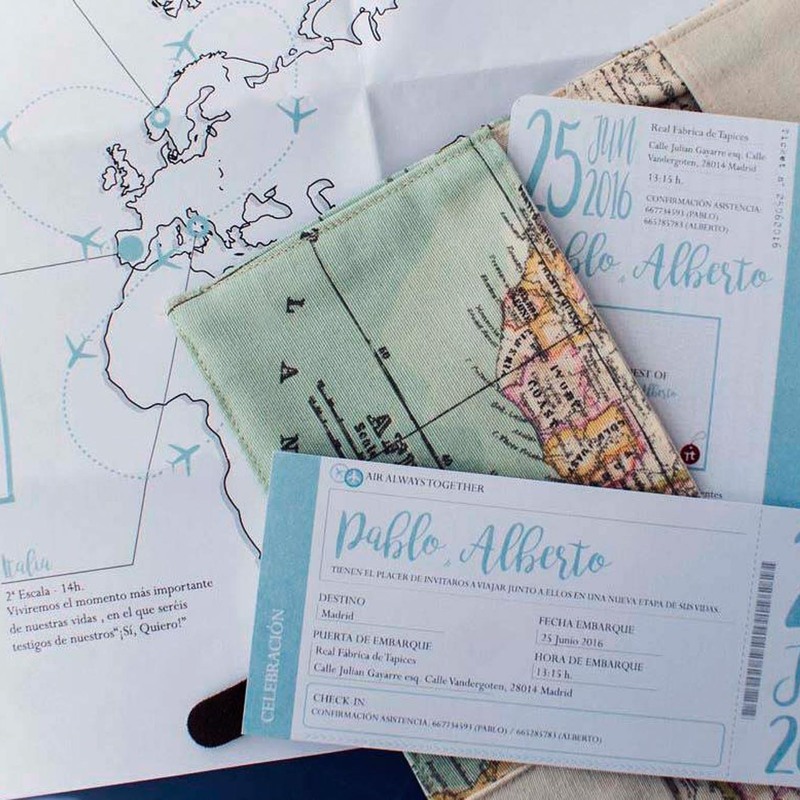 Boda viaje  - Invitación de boda original, compuesta por un porta documentos de tela, billete de viaje, tarjeta de embarque y mapa. 