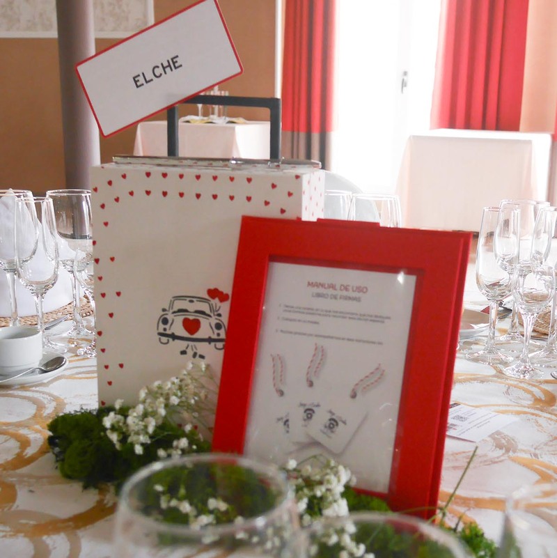 Boda viaje - Centro de mesa y libro de firmas original.
