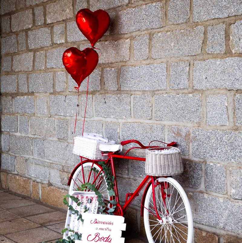 Boda viaje - Córner  para pétalos y arroz para la salida de la iglesia. 
